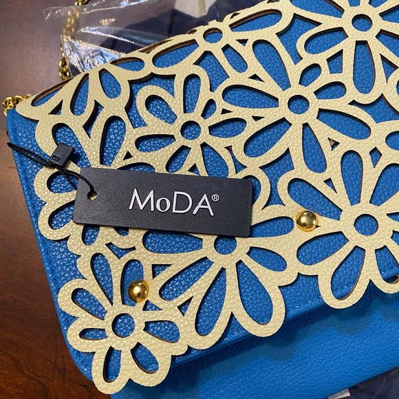 💙Daisy Floral Clutch💙 - Picture 6 of 10